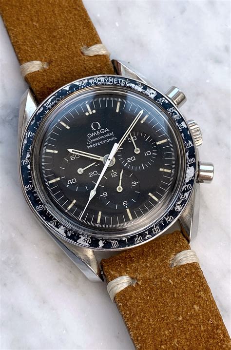 omega speedmaster moonwatch red|Omega Speedmaster moonwatch bezel.